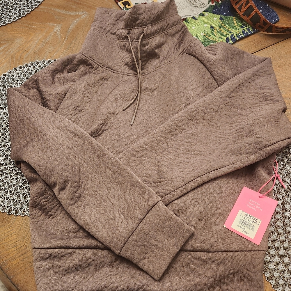 Juicy Couture NWT Cute gym pullover.  NEW